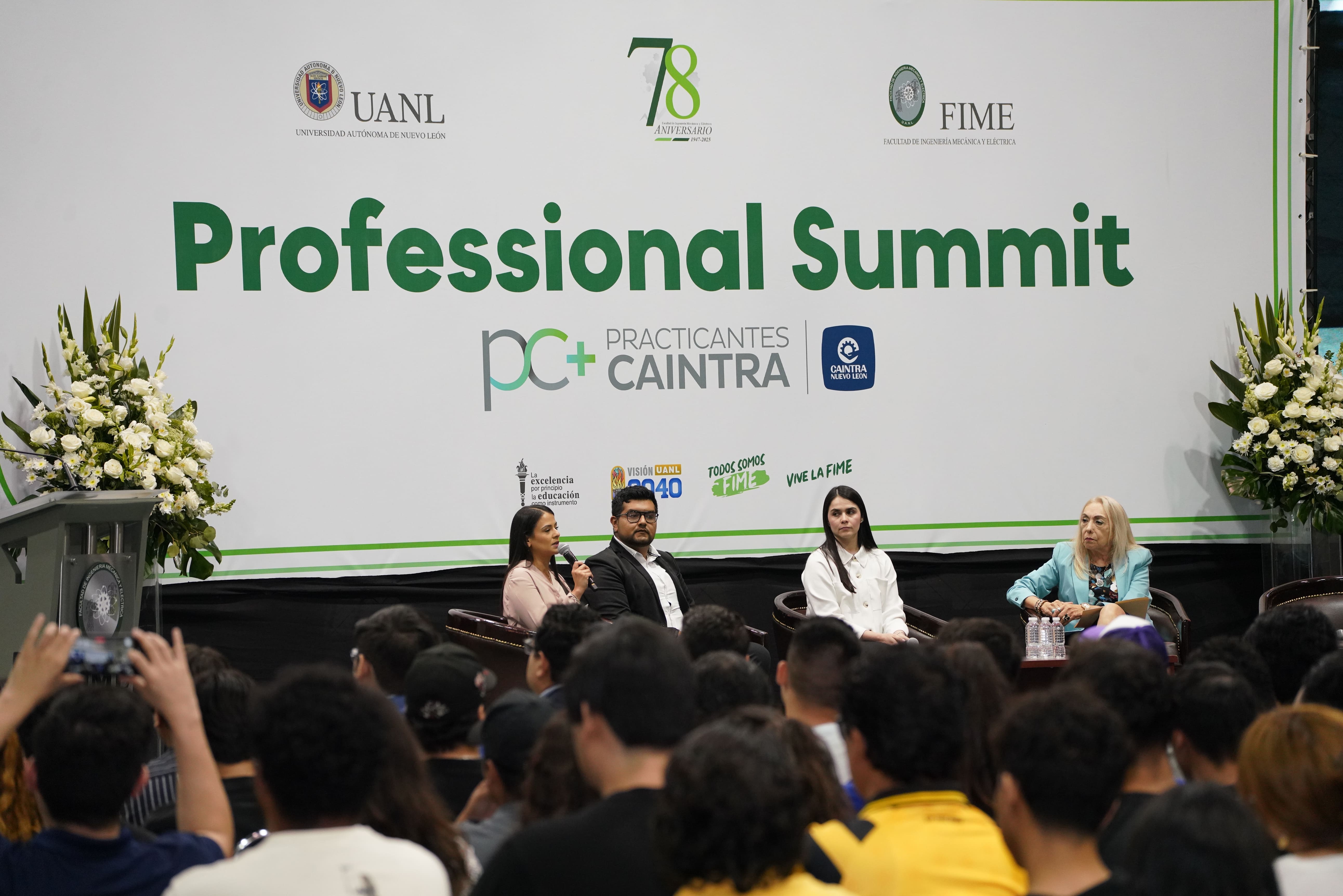 Panel Practicantes CAINTRA
